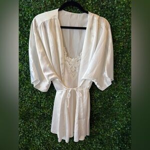 Vintage two piece Nordstrom nightgown and robe Elegant White Lace Trim Sleepwear